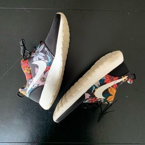 Women’s Nike Rosche shoes 8.5